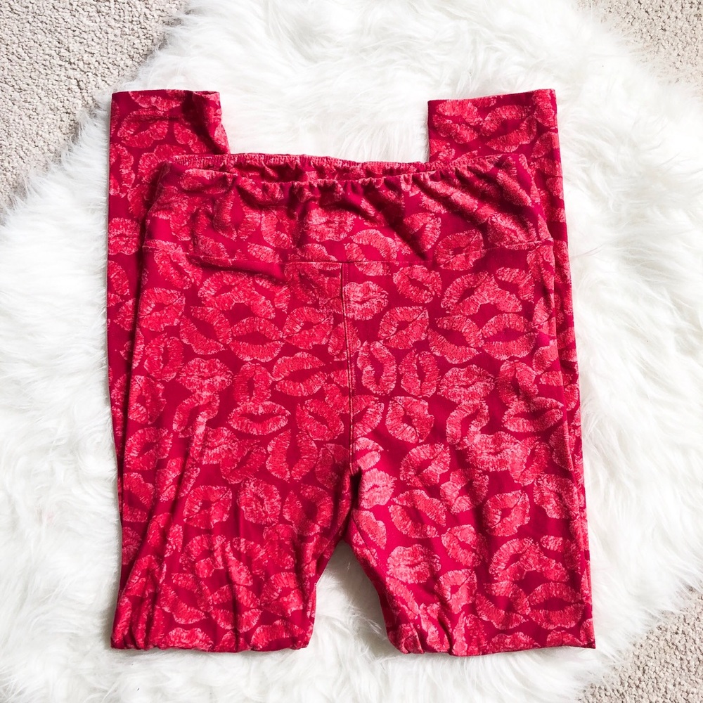 LulaRoe OS Red Lips Kisses Leggings